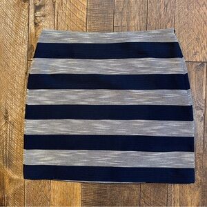LOFT Navy Cream Textured Lined Mini Skirt Size 8